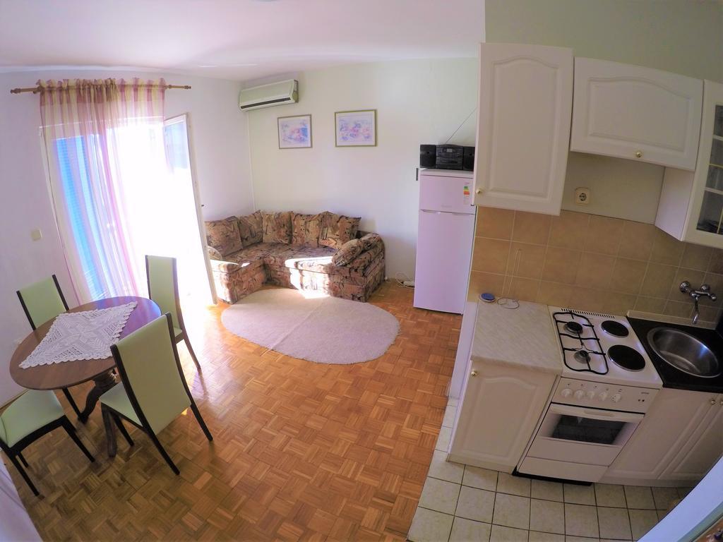 Blue City Apartment'S Repic ビオグラード・ナ・モル エクステリア 写真